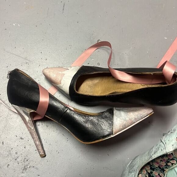 Size 8 Custom ALDO Hydrodipped Black Pink Ribbon Stilettos - Picture 2 of 5